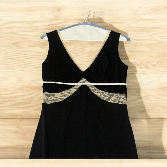 SOLD Black V-Neck Dress with White Lace Trim | Express | Size 7/8 M - Picture 6 of 6